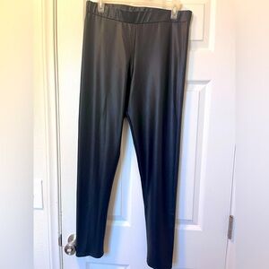 BLACKHEART woman’s black leggings, curvy, size L
